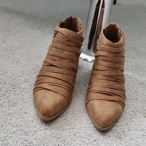 Fergie Booties NWT